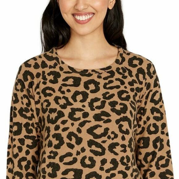 New Buffalo Women's Ultra Soft Leopard Print Cozy Pullover Top Sweater - Picture 4 of 7